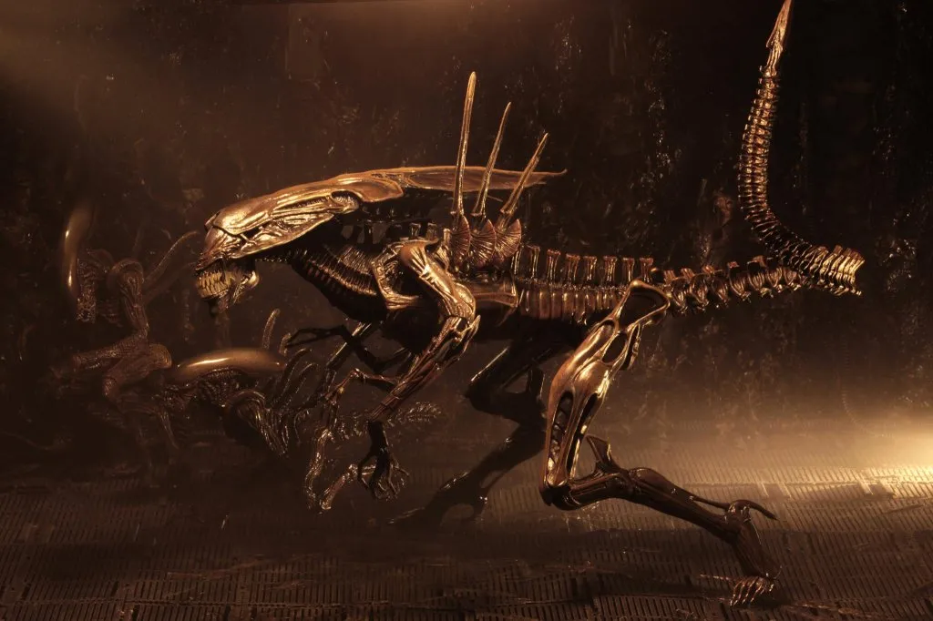 Alien-Resurrection-Queen-NECA-012.jpg