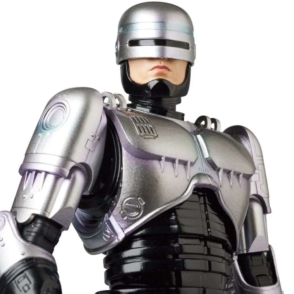 MAFEX-Robocop-Figure-008.jpg