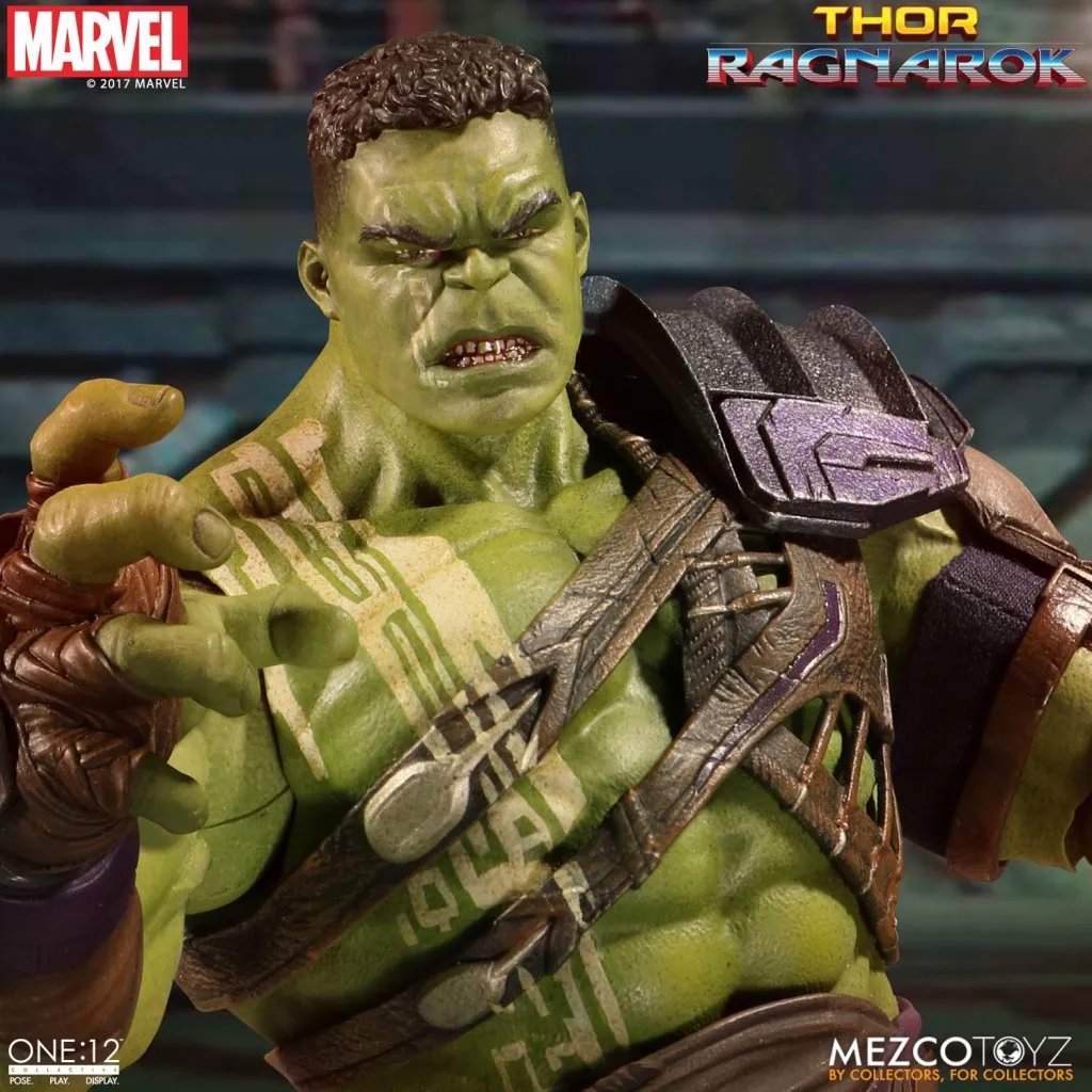 Mezco-Gladiator-Hulk-005.jpg