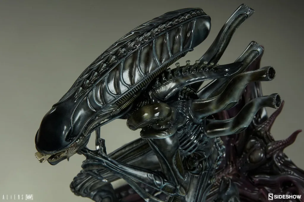 Sideshow-Alien-Warrior-Statue-015.jpg