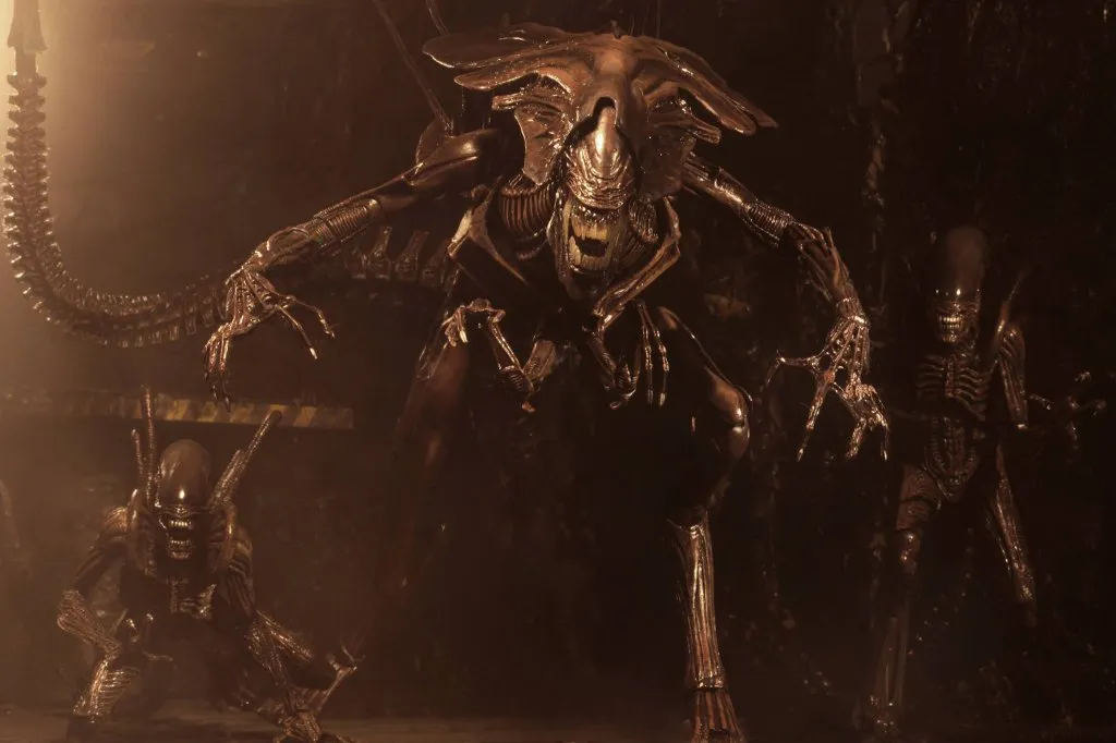 Alien-Resurrection-Queen-NECA-006.jpg
