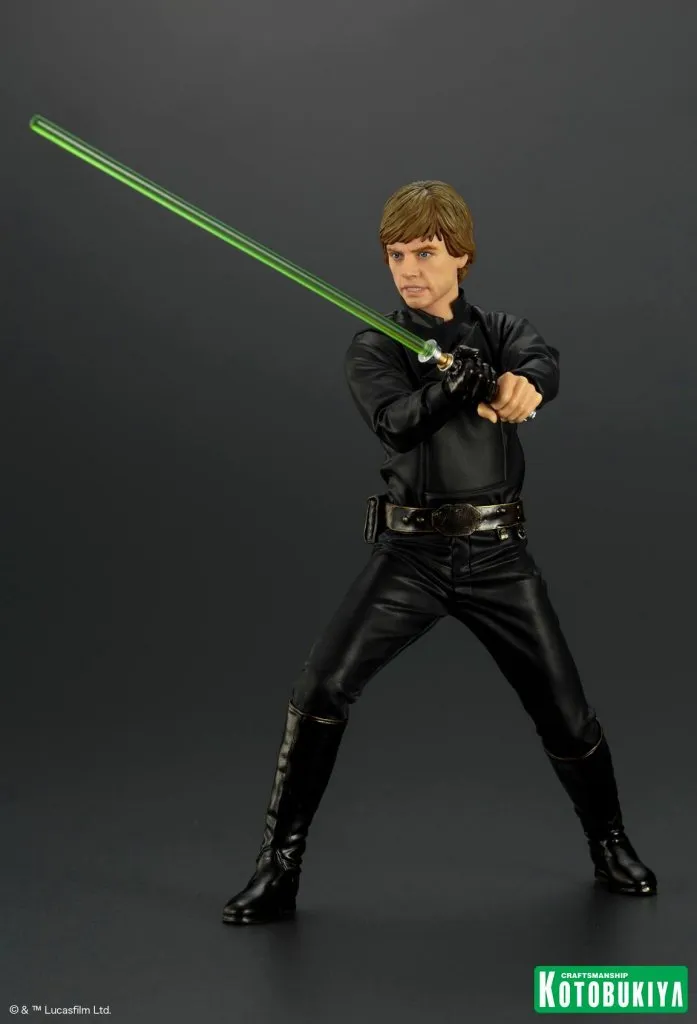 Koto-Star-Wars-Jedi-Master-Luke-Skywalker-Statue-003.jpg