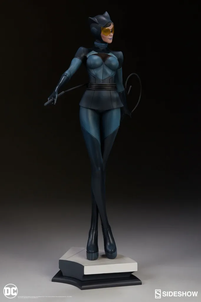 Sideshow-Artgerm-Catwoman-Statue-007.jpg