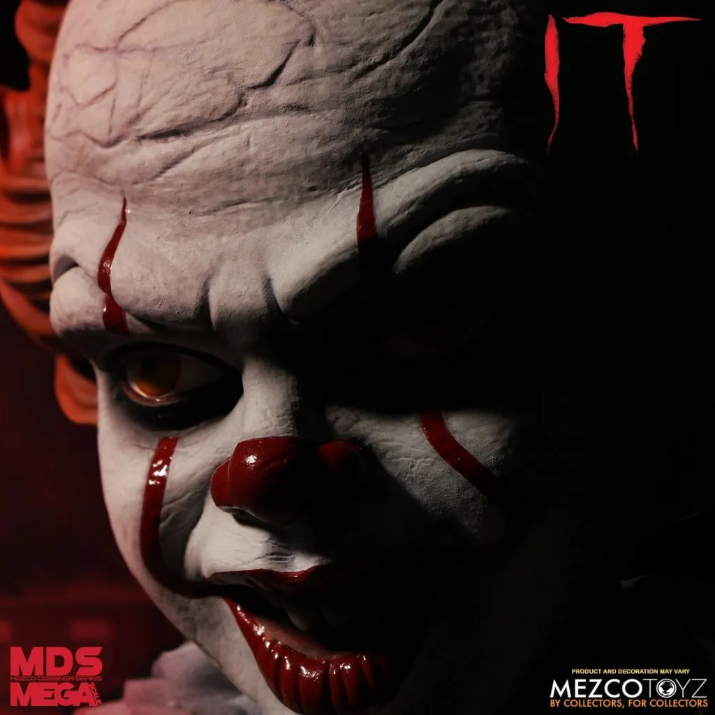 Mezco-Mega-Scale-Pennywise-003.jpg