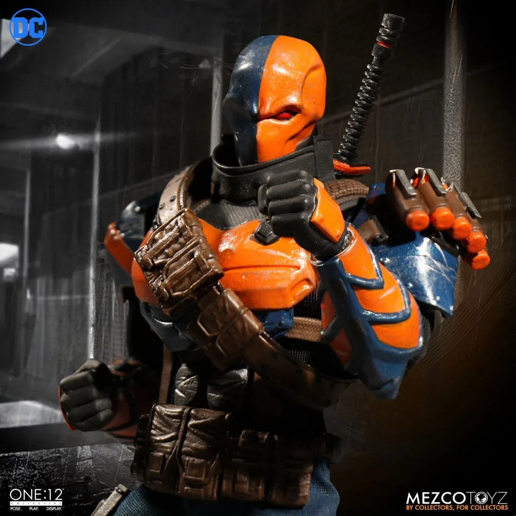 Mezco-One12-Collective-Deathstroke-003.jpg
