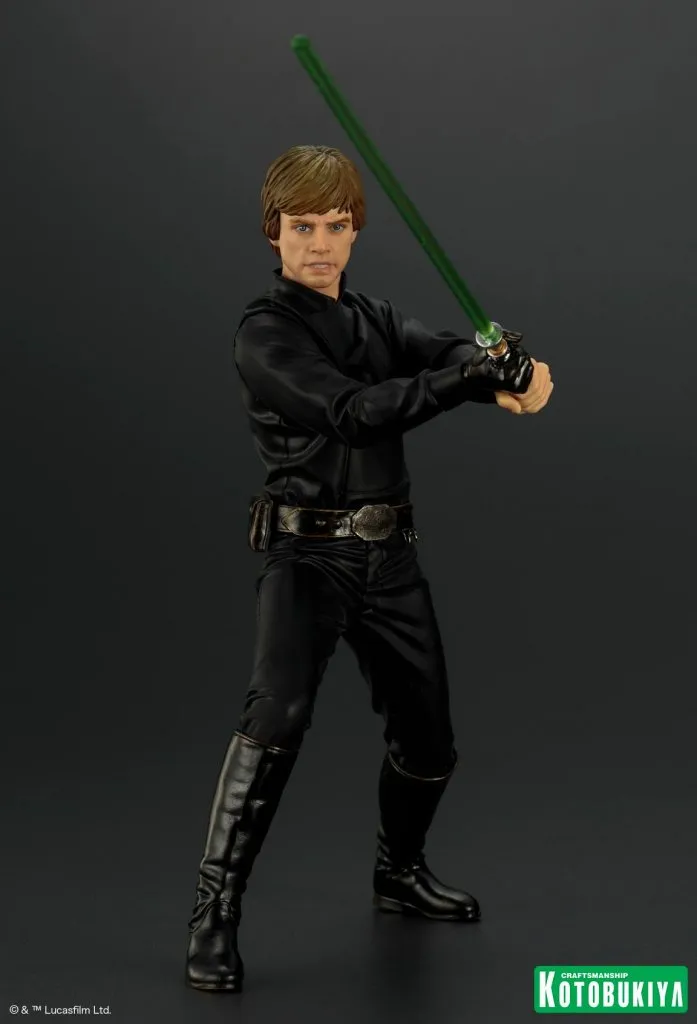 Koto-Star-Wars-Jedi-Master-Luke-Skywalker-Statue-001.jpg