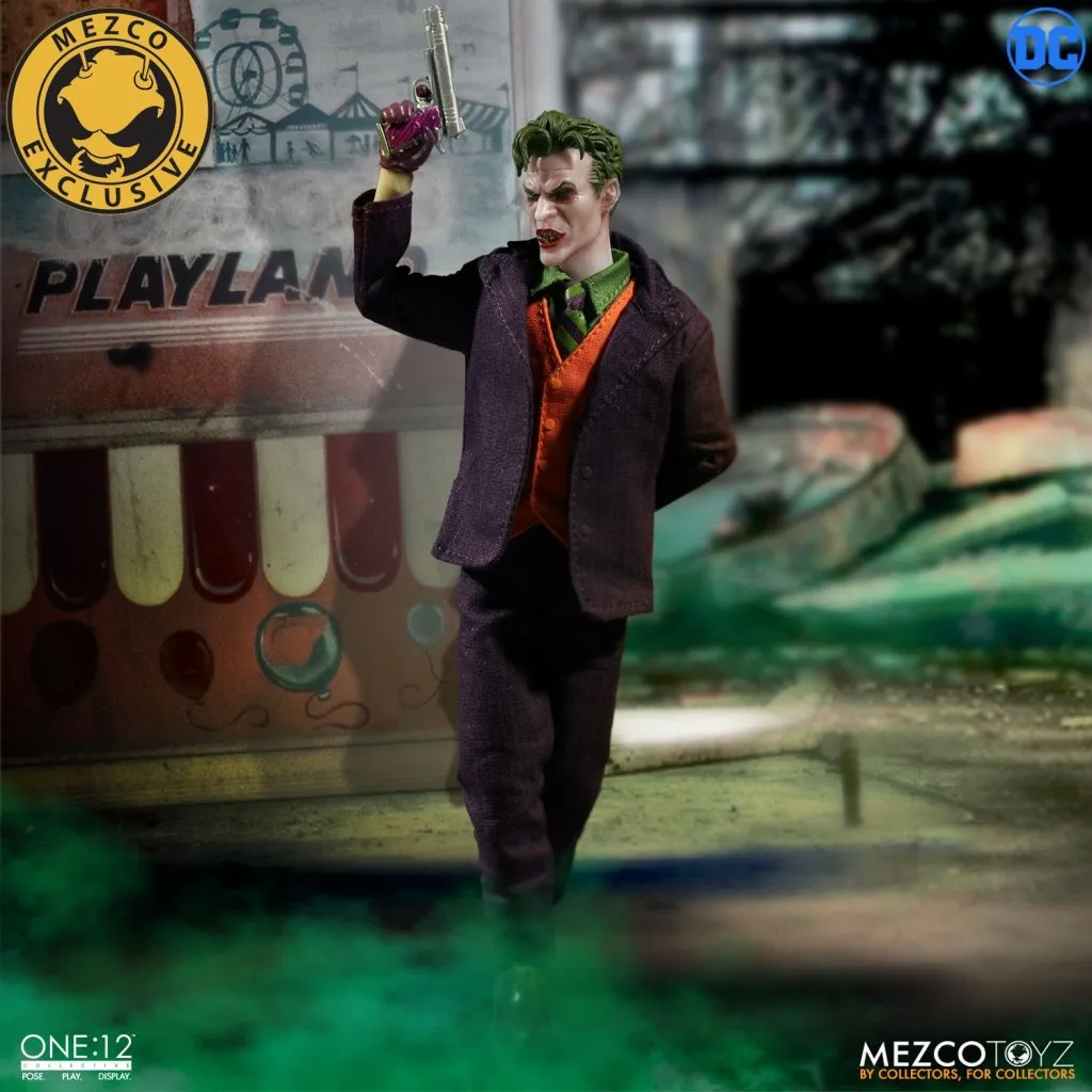 Mezco-Exclusive-DLX-Joker-014.jpg