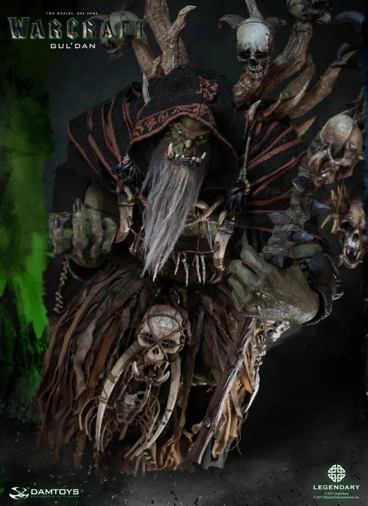 Damtoys-Warcraft-GulDan-Statue-005.jpg