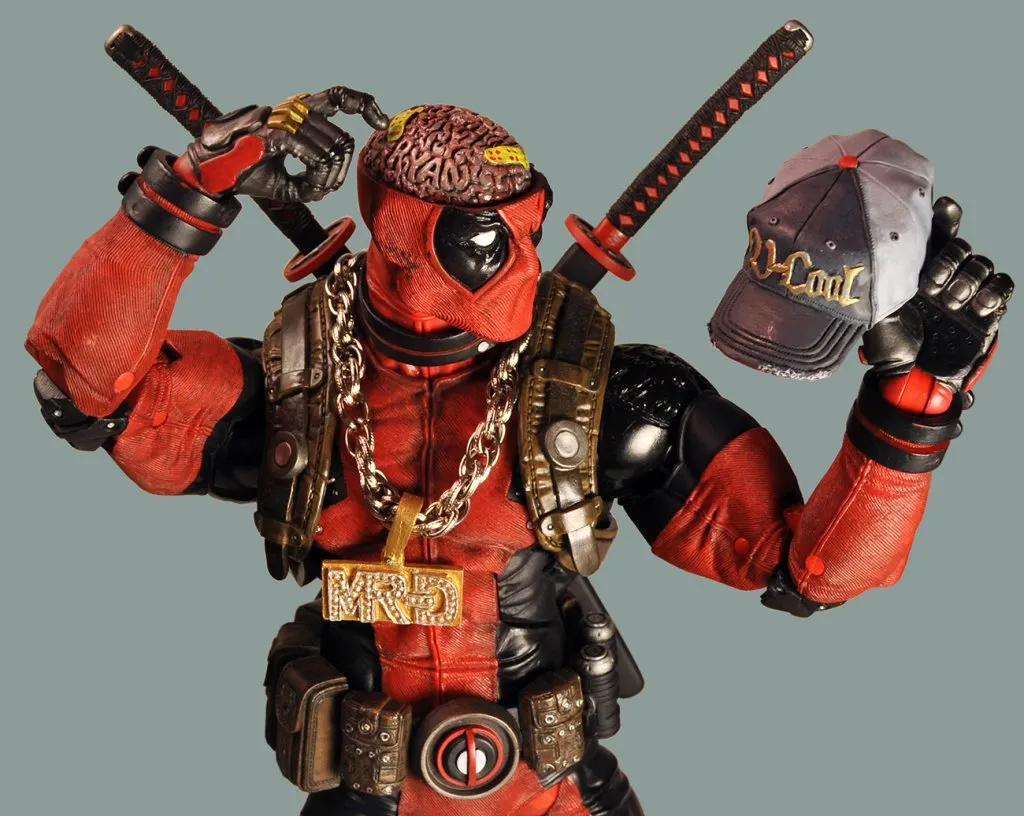 NECA-Ultimate-Deadpool-004.jpg