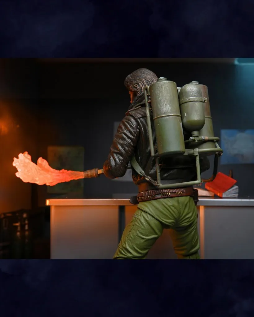 Фигурка Ultimate MacReady — Neca John Carpenter The Thing Figure Station Survival 5.jpeg