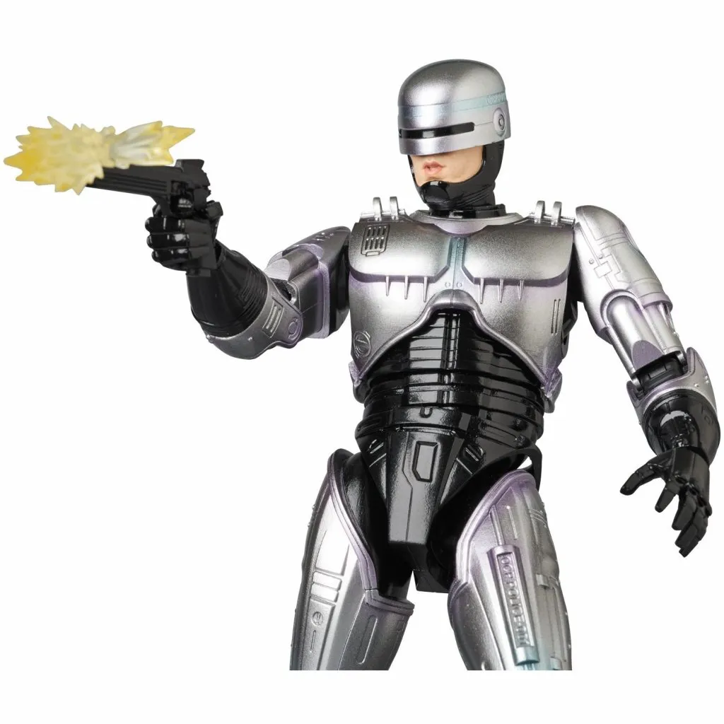 MAFEX-Robocop-Figure-012.jpg