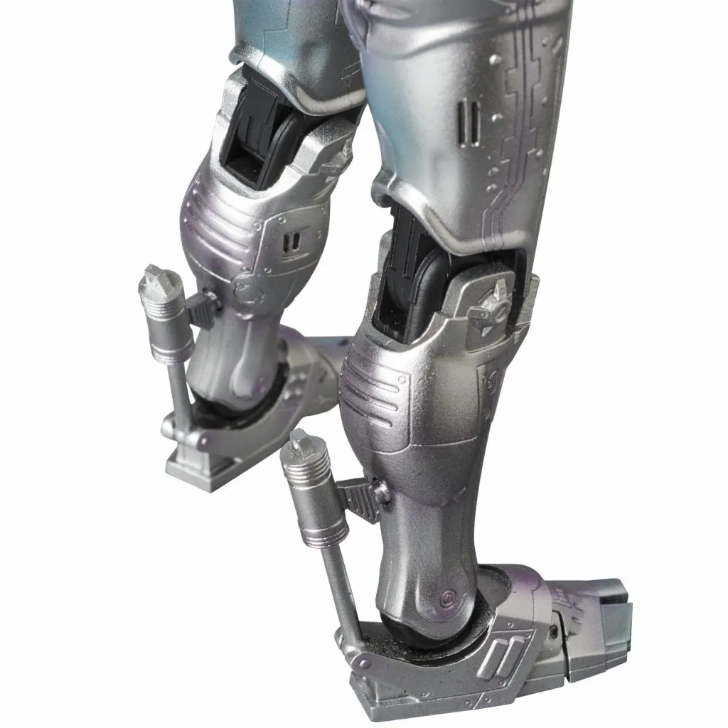 MAFEX-Robocop-Figure-016.jpg