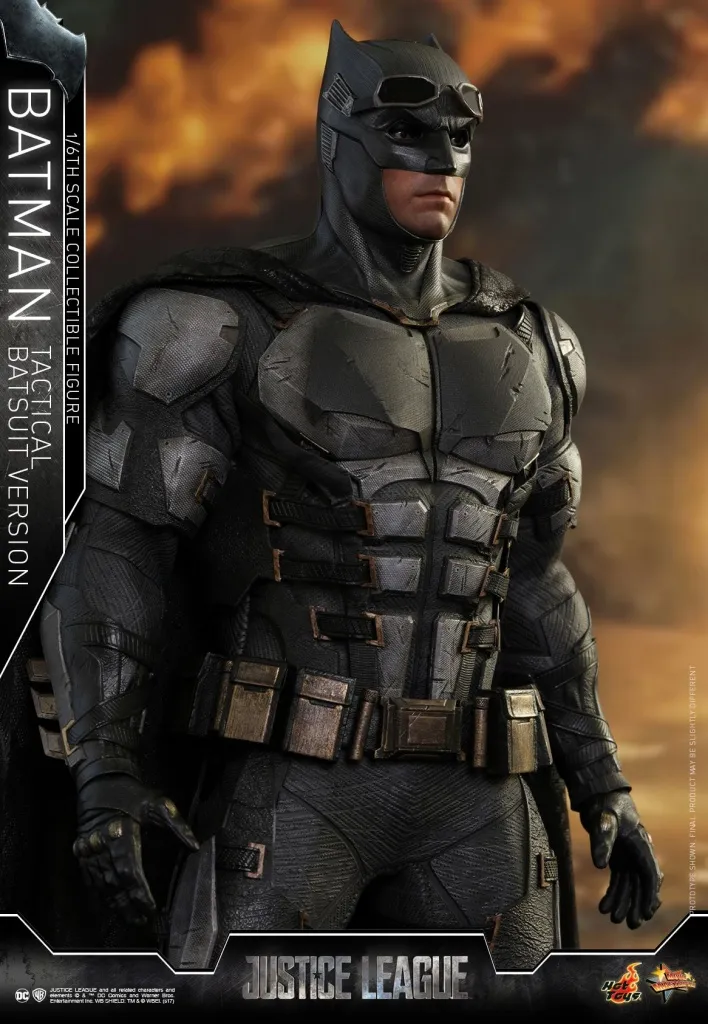 Hot-Toys-Justice-League-Tactical-Suit-Batman-005.jpg