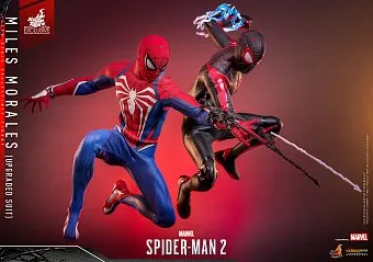 Сразу две фигурки для игры "Человек-паук 2" от Hot Toys