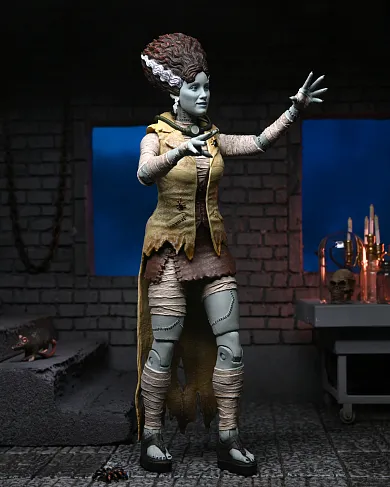 Фигурка Ultimate April as Bride of Frankenstein — Neca Universal Monsters x Teenage Mutant Ninja Turtles