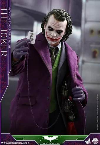 Долгожданная фигурка Джокера от Hot Toys
