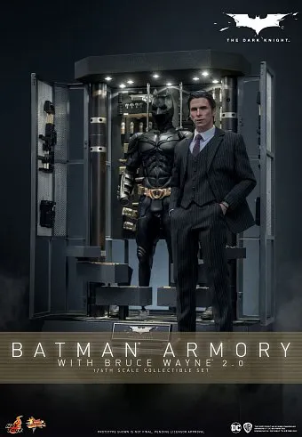 Бэтмен красуется около своей оружейной потому что Hot Toys