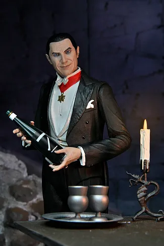 Фигурка Dracula Transylvania — Neca Universal Monsters Ultimate Color