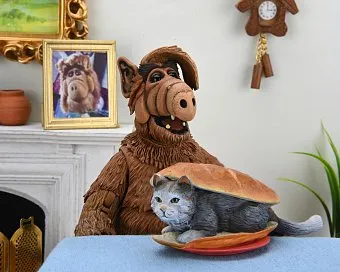 Грядет фигурка Альфа от Neca