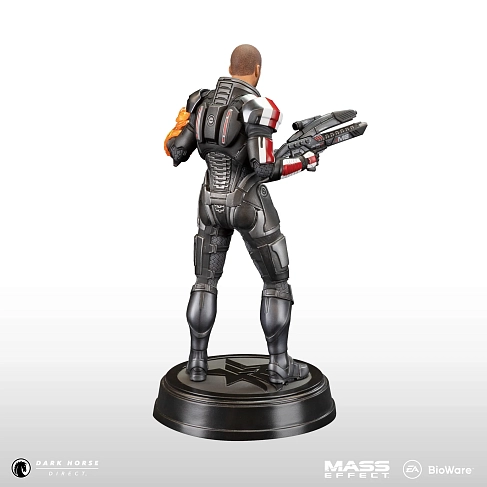 Фигурка Mass Effect Commander John Shepard — Dark Horse Statue