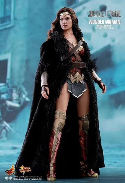Еще одна фигурка Чудо-Женщины от Hot Toys Еще одна фигурка Чудо-Женщины от Hot Toys