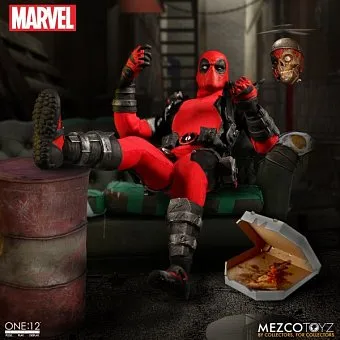 Уменьшенная версия фигурки Дэдпула ничуть не хуже версий Hot Toys