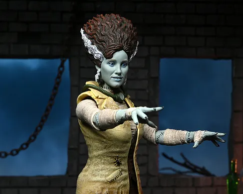 Фигурка Ultimate April as Bride of Frankenstein — Neca Universal Monsters x Teenage Mutant Ninja Turtles