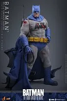 Фигурка Batman Battle Damaged Version — Hot Toys CMS031 Dark Knight Returns 1/6