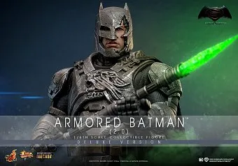 Бэтмен наваляет Супермену в обновленном костюме от Hot Toys