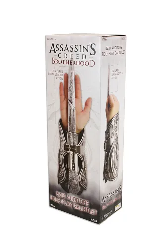 Модель Ezio Auditore Hidden Blade 1/1 — Neca Assassins Creed 2