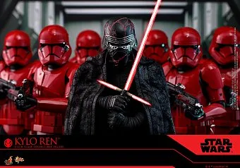 Совершенно новая фигурка Кайло Рена от Hot Toys
