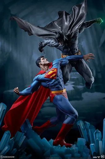 Эпичная статуя от Sideshow представит схватку Бэтмена и Супермена