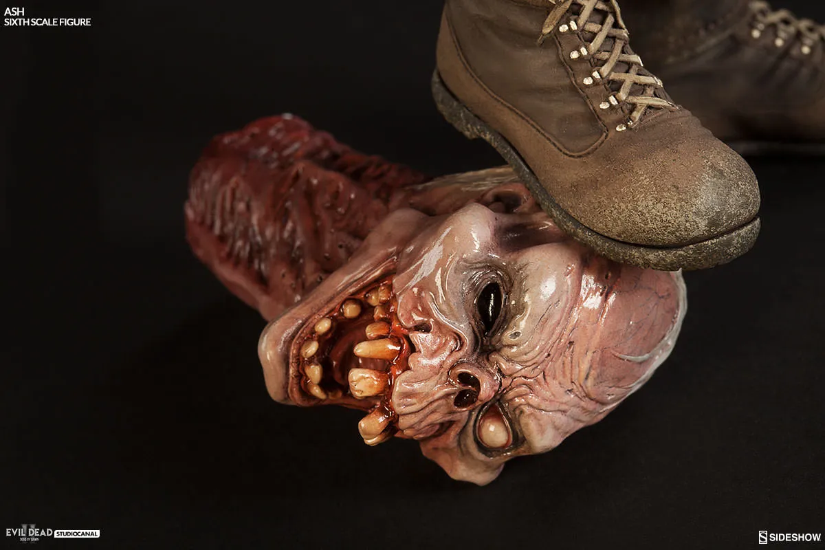 Evil Dead 2: Dead By Dawn Ash Sixth Scale Figure