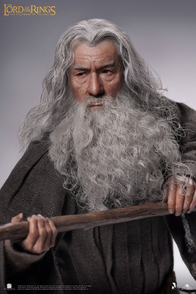 купить фигурку Queen Studios Lord of the Rings Gandalf 1:6 Figure 4.jpeg