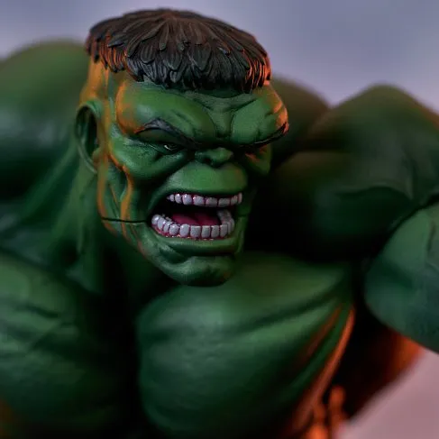 Фигурка Халк — Marvel Hulk Immortal Deluxe Gallery Diorama